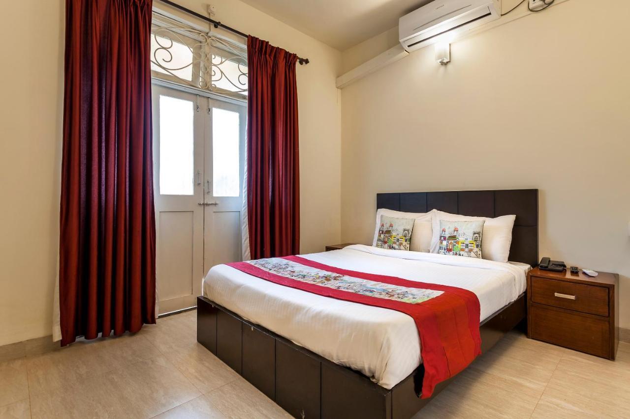 Collection O 400 Baga Circle Hotel 3*