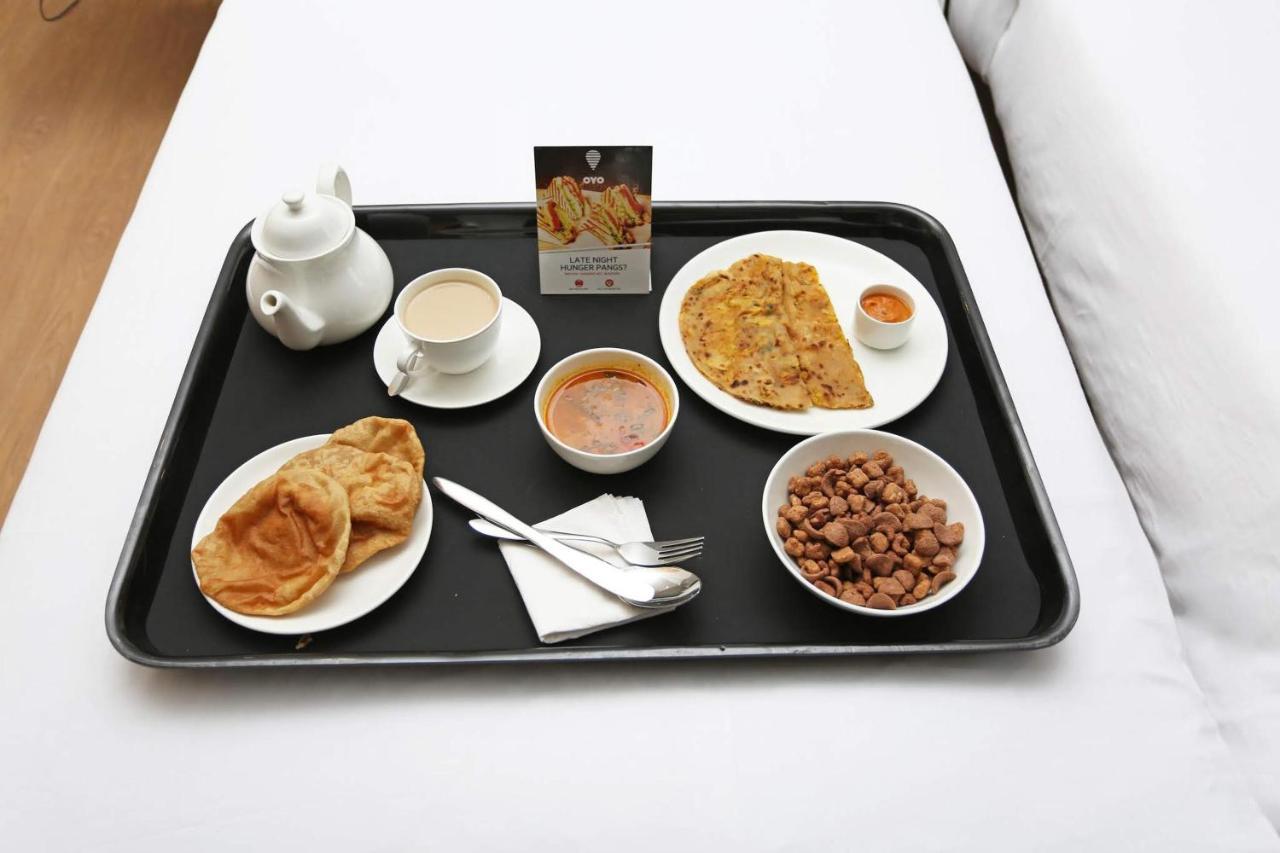Hotel Collection O 400 Baga Circle 3*
